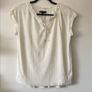 ELLEN TRACY short cuff sleeve blouse| cream/off white| crepe style| Medium| EUC